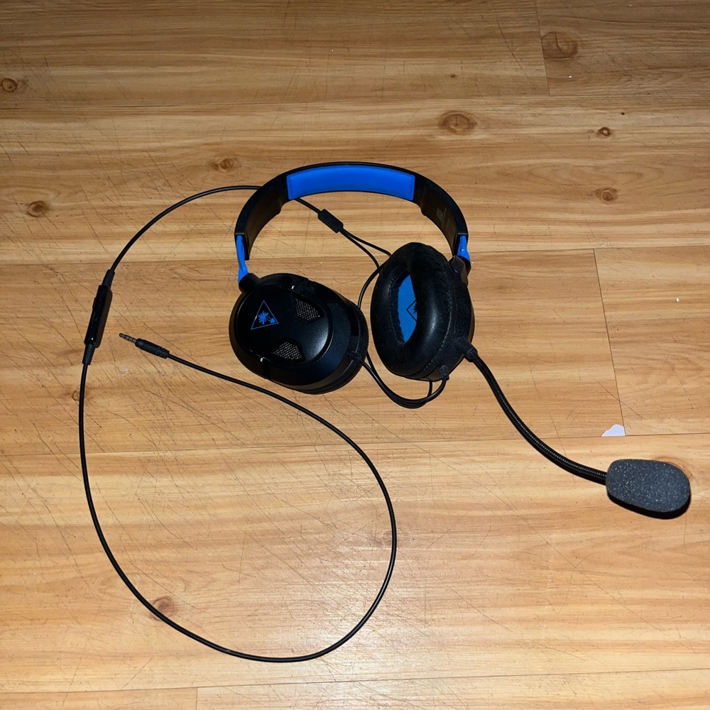 Ps4/Xbox Turtle Beach Headset